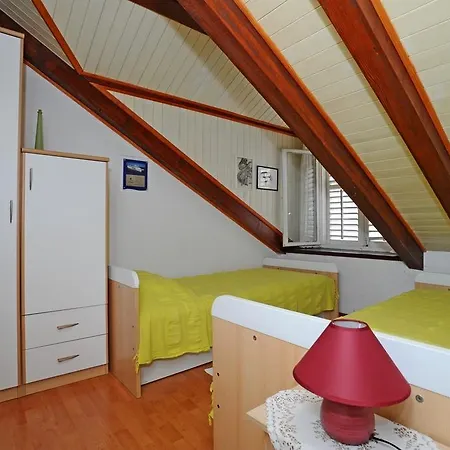 Maja Ντουμπρόβνικ